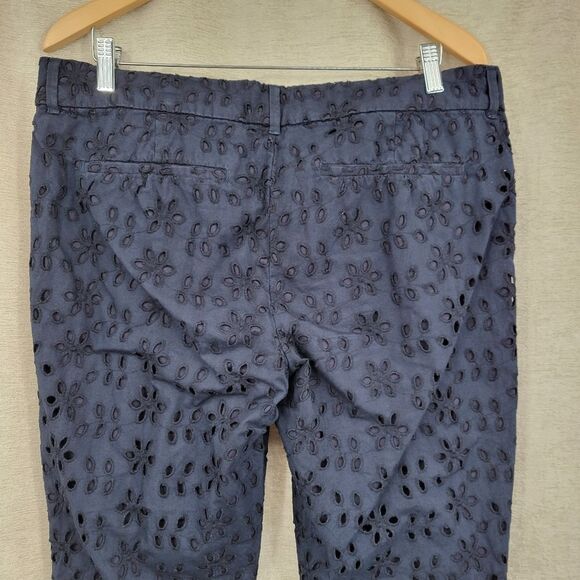 Old Navy The Diva Blue Eyelet Cutwork Floral Patterned Women's Cropped Pants - Picture 3 of 9